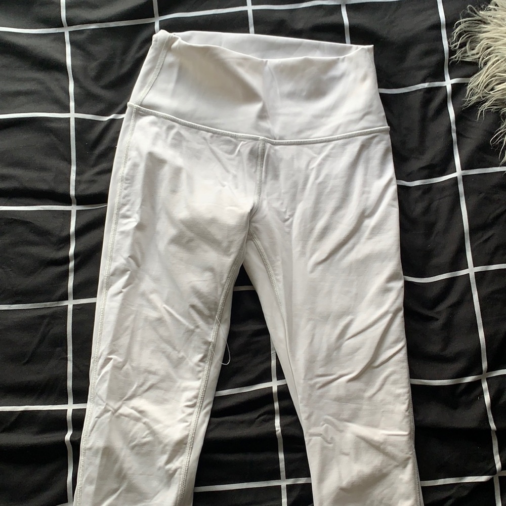 White lululemon leggings